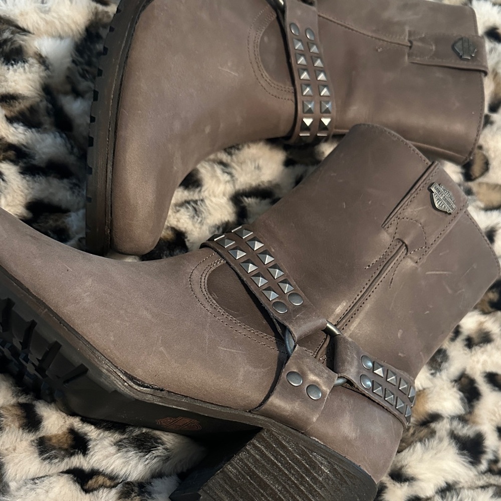 Harley Davidson Studded Brown Ankle Boots size 9M - Picture 7 of 8